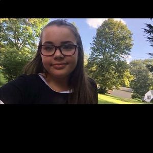 Meet your Posher, Olivia